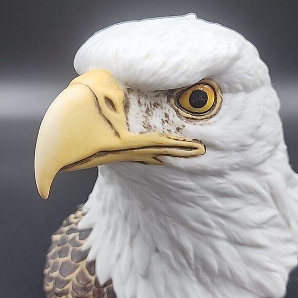 American Eagle Gallery Porcelain Bald Eagle Bust By Maruri USA 1983 E-8503 - Picture 6 of 8